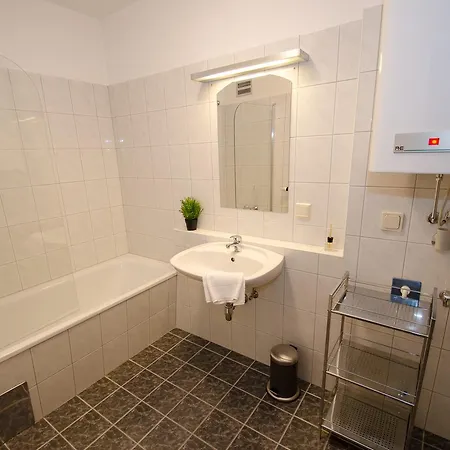 سمر آند وينتر فان باي أوول إن وان أبارتمنتس شقة